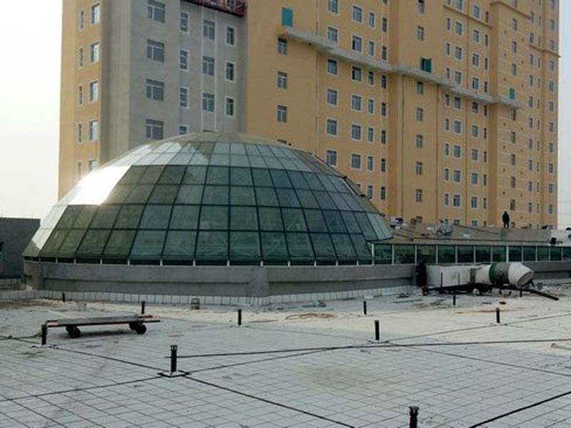 平莊中央商務區(qū)h座采光頂網架屋面工程